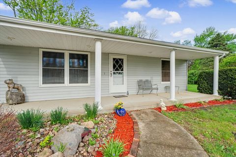 Tiny photo for 105 S Meadowhill Lane, Mahomet, IL 61853 (MLS # 12629174)