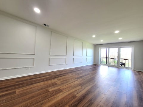 Tiny photo for 250 W PARLIAMENT Place #307, Mount Prospect, IL 60056 (MLS # 12622731)