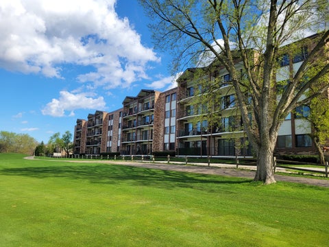 Tiny photo for 250 W PARLIAMENT Place #307, Mount Prospect, IL 60056 (MLS # 12622731)