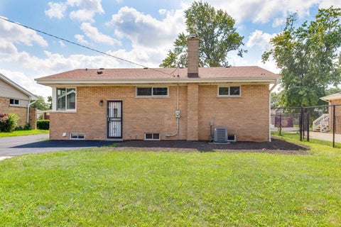 Tiny photo for 4929 W Randolph Street, Hillside, IL 60162 (MLS # 12743442)