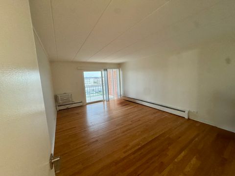 Tiny photo for 18 E Old Willow Road #522N, Prospect Heights, IL 60070 (MLS # 12594987)