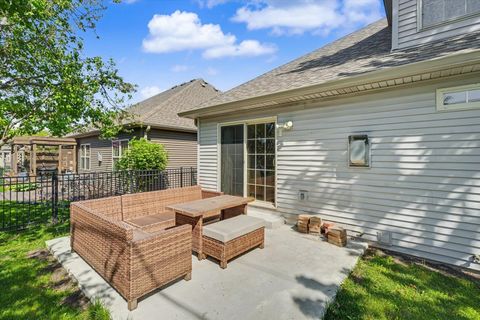 Tiny photo for 1913 Quail Run Drive, Mahomet, IL 61853 (MLS # 12616055)