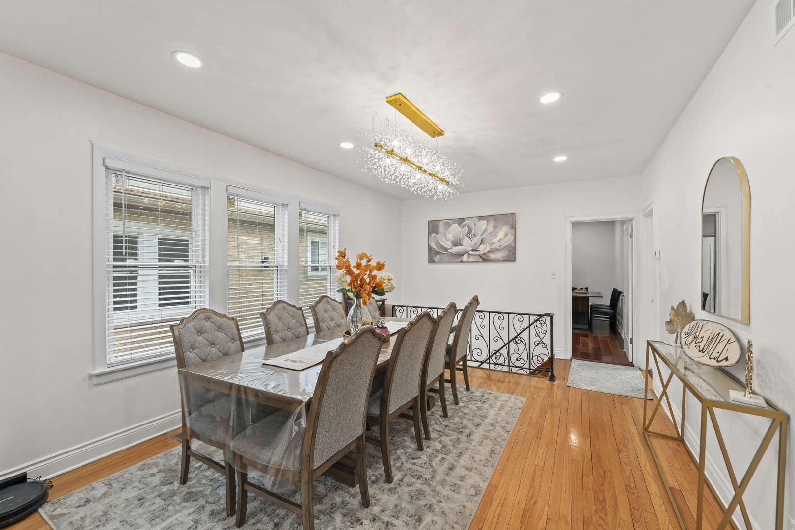 6145 W FLETCHER Street