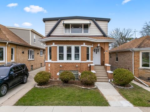 Photo of 6145 W FLETCHER Street, Chicago, IL 60634 (MLS # 12608453)