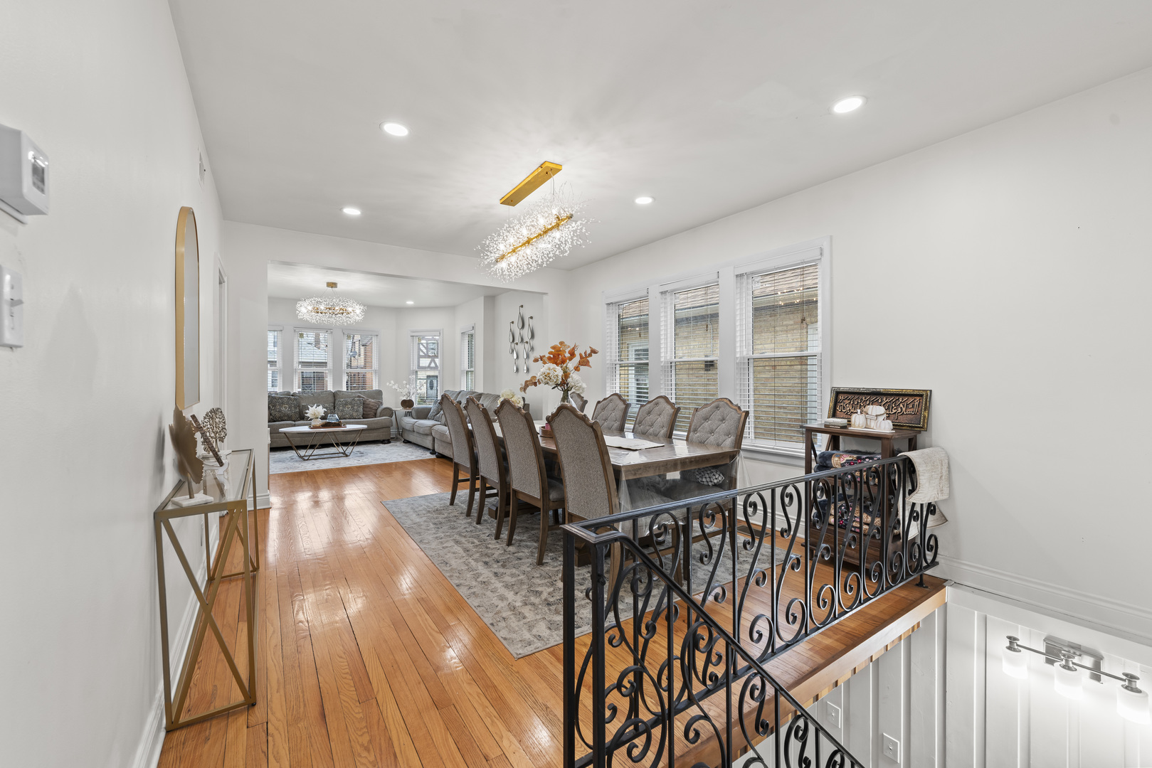 6145 W FLETCHER Street