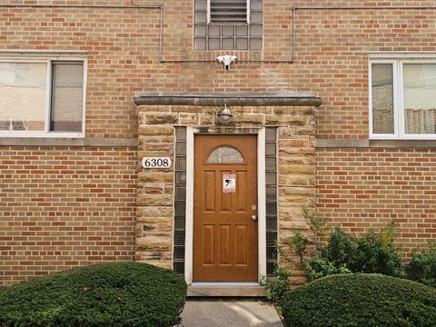 Tiny photo for 6308 N Kedzie Avenue #2W, Chicago, IL 60659 (MLS # 12488243)