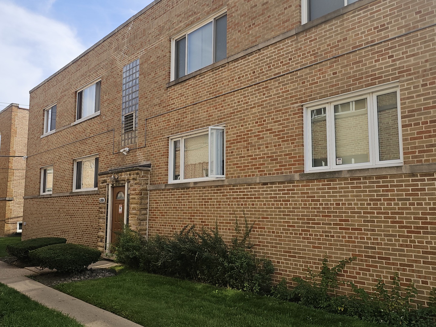 6308 N Kedzie Avenue 2W