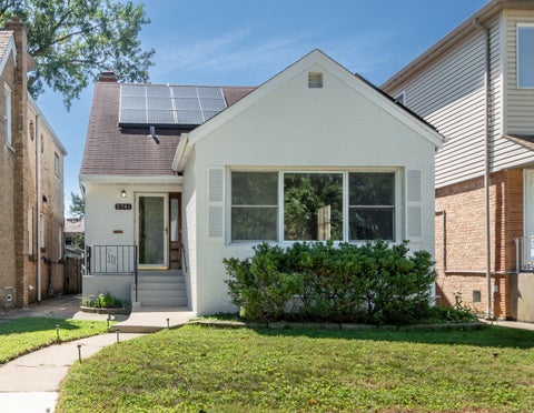 Tiny photo for 2741 W Chase Avenue, Chicago, IL 60645 (MLS # 12753290)