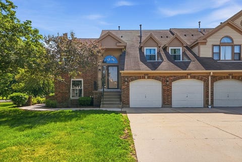 Photo of 489 Banyan Tree Lane, Buffalo Grove, IL 60089 (MLS # 12656295)