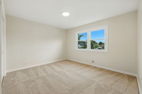 Tiny photo for 105 Abbeywood Circle, Streamwood, IL 60107 (MLS # 12461443)