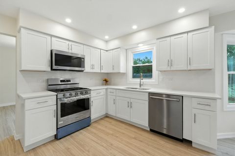 Tiny photo for 105 Abbeywood Circle, Streamwood, IL 60107 (MLS # 12461443)