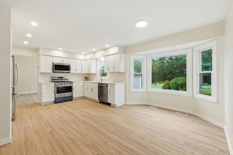 Tiny photo for 105 Abbeywood Circle, Streamwood, IL 60107 (MLS # 12461443)