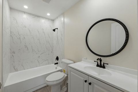 Tiny photo for 105 Abbeywood Circle, Streamwood, IL 60107 (MLS # 12461443)