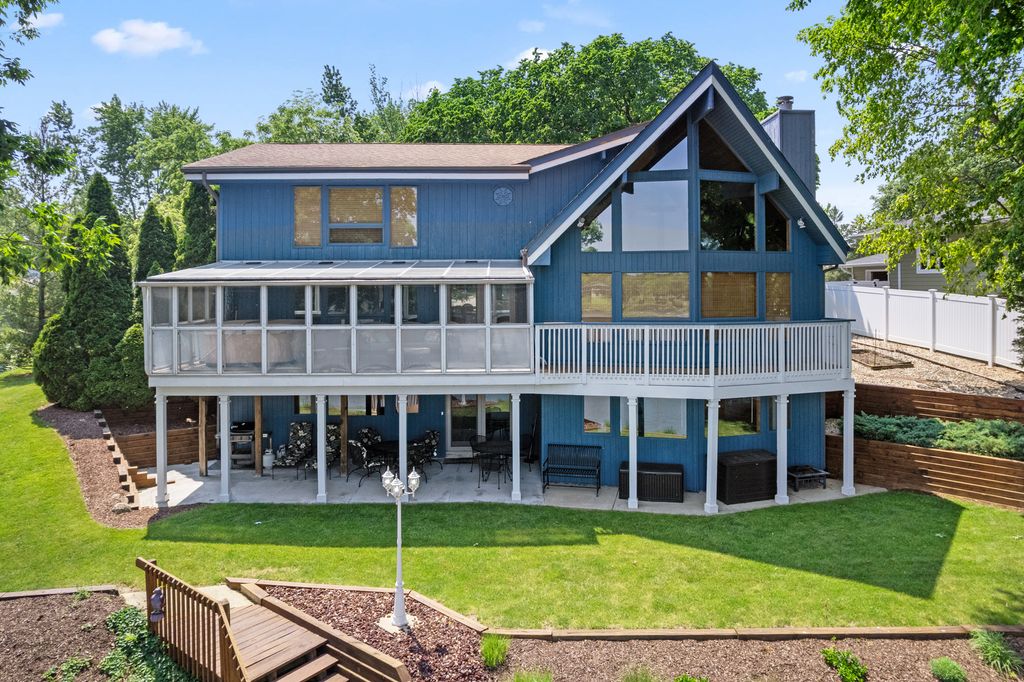 Photo for 1171 Lady Bird Drive, Lake Holiday, IL 60552 (MLS # 12383240)