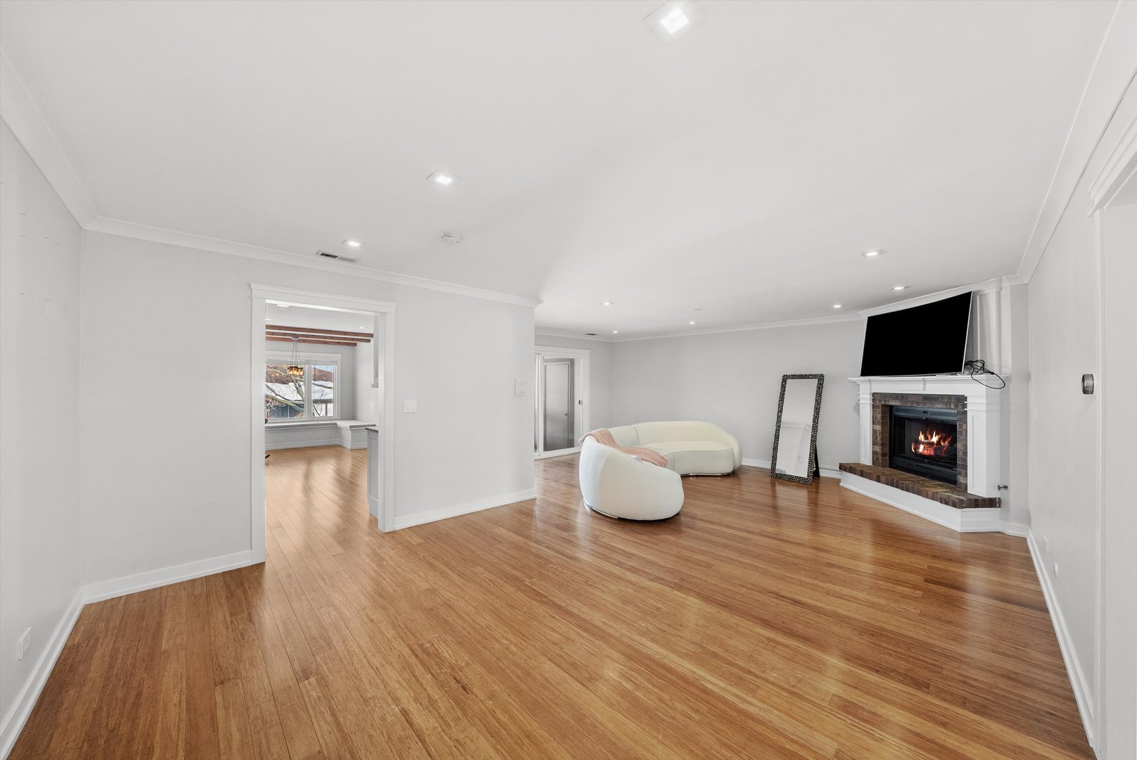 9748 Mill Drive E 2E