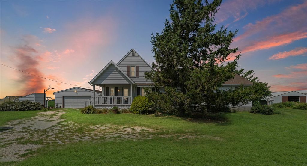 Photo for 3345 County Road 400 E Road, Fisher, IL 61843 (MLS # 12434160)