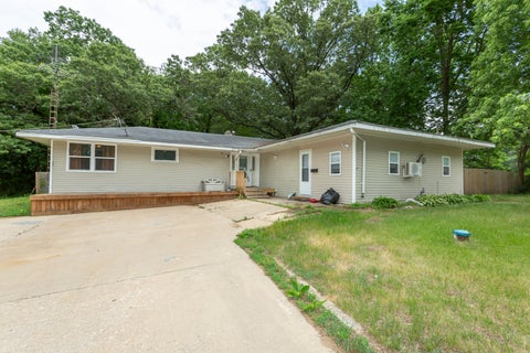 Photo of 1572 Winnetka Street, Dixon, IL 61021 (MLS # 12675482)
