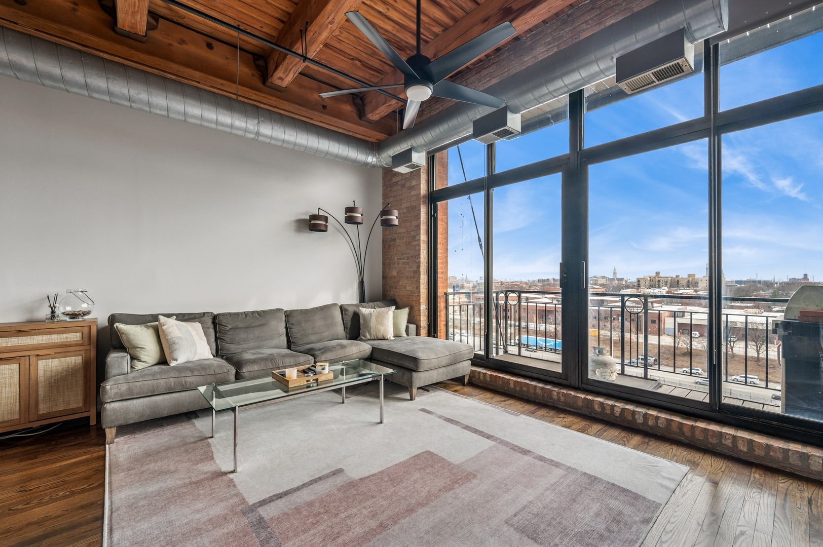 1250 W VAN BUREN Street 612