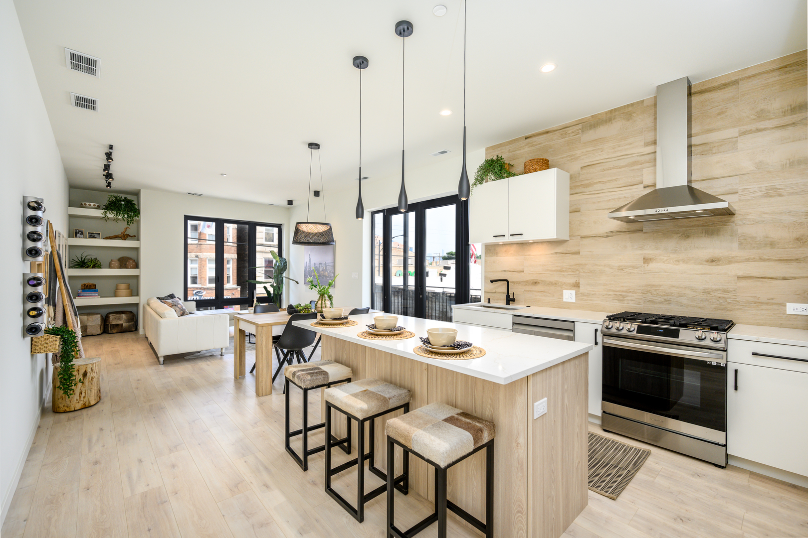 2135 W Cermak Road 3N