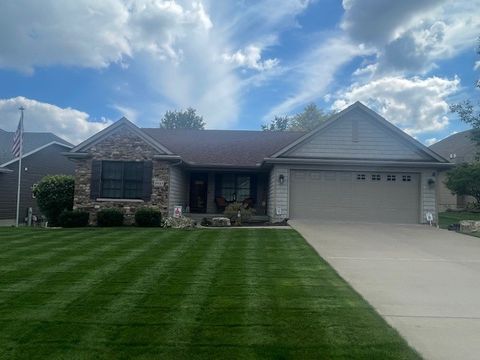 Photo of 2023 E 58TH Street, Davenport, IA 52807 (MLS # 12609693)