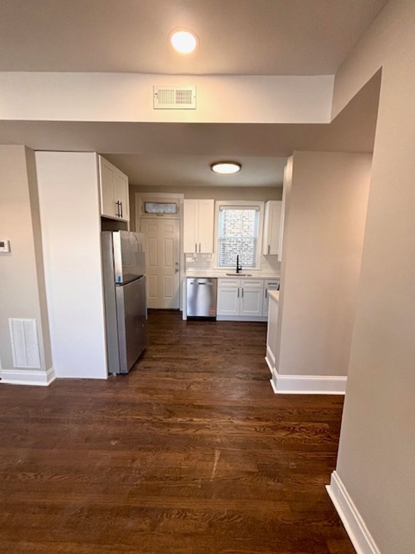 3853 W Palmer Street 2W