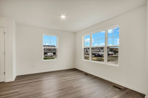 Tiny photo for 358 Bridgeview Court, St. Charles, IL 60174 (MLS # 12471779)