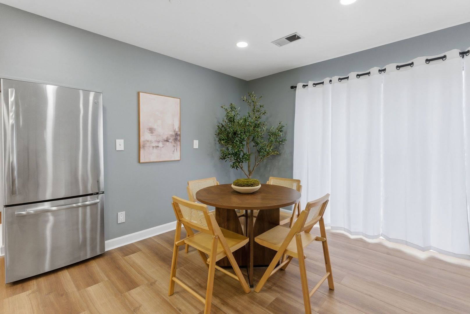 1115 Royal St George Drive 201