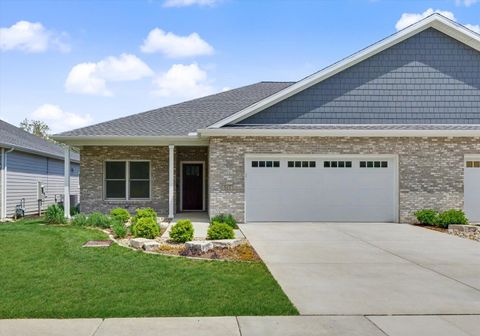 Photo of 517 S 5th Street, Fairbury, IL 61739 (MLS # 12648977)