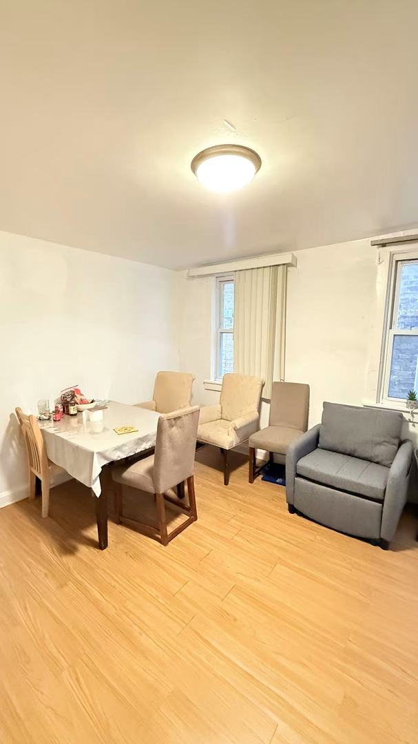 2925 S SHIELDS Avenue