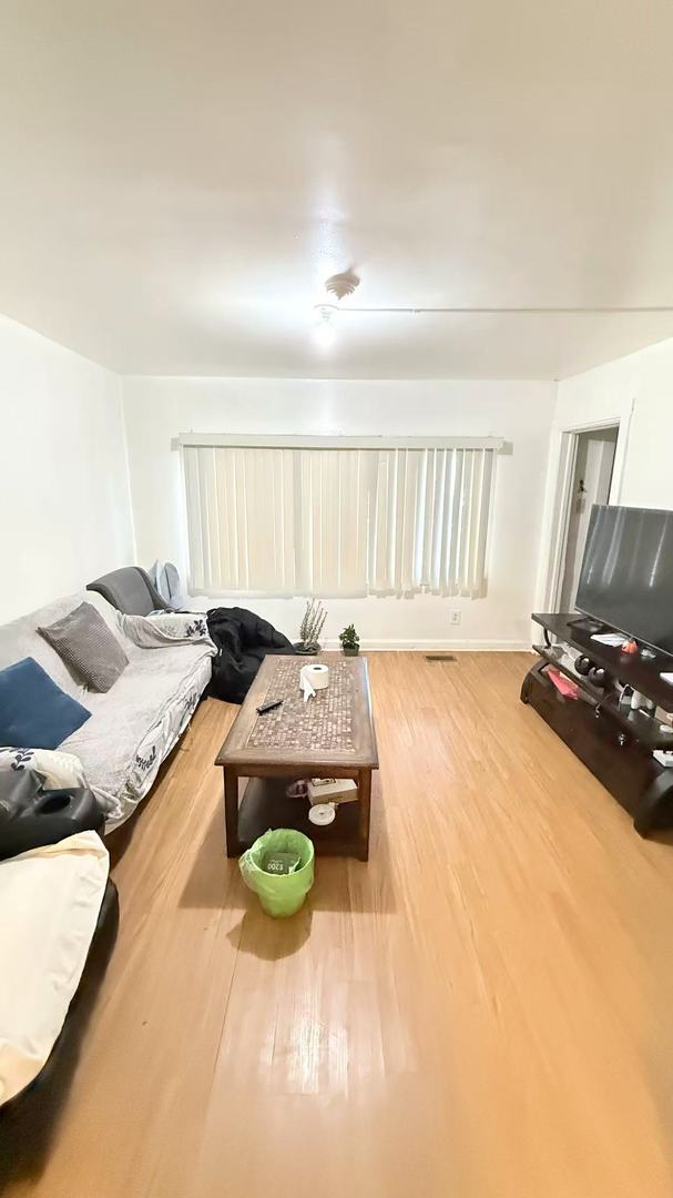 2925 S SHIELDS Avenue