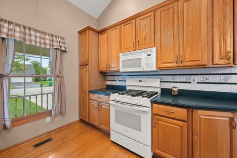 Tiny photo for 1338 Foxbend Drive, Sycamore, IL 60178 (MLS # 12766069)