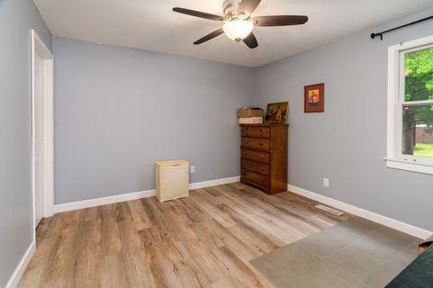 Tiny photo for 1207 W Hill Avenue, Carbondale, IL 62901 (MLS # 12652075)