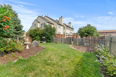 Tiny photo for 8202 Gruener Court #8202, Palos Hills, IL 60465 (MLS # 12475135)