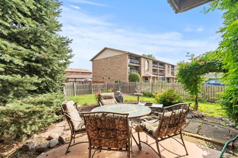 Tiny photo for 8202 Gruener Court #8202, Palos Hills, IL 60465 (MLS # 12475135)