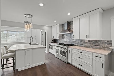 Tiny photo for 8202 Gruener Court #8202, Palos Hills, IL 60465 (MLS # 12475135)