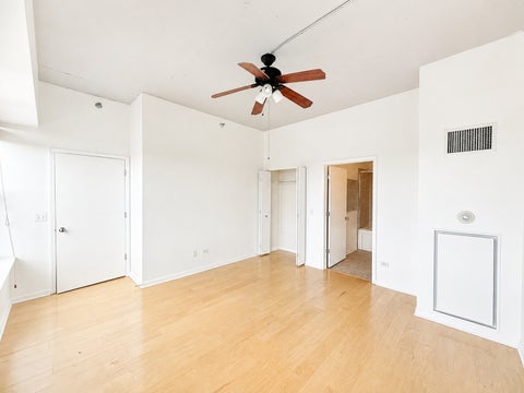 Tiny photo for 1122 W Catalpa Avenue #716, Chicago, IL 60640 (MLS # 12730139)