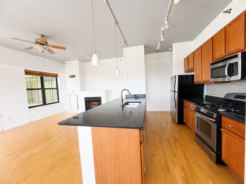 Tiny photo for 1122 W Catalpa Avenue #716, Chicago, IL 60640 (MLS # 12730139)