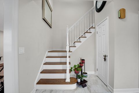 Tiny photo for 4 Wolfe Court, Woodridge, IL 60517 (MLS # 12500313)