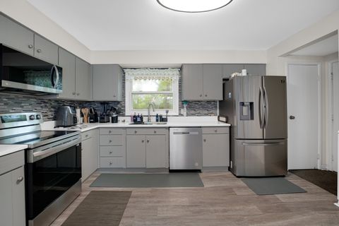 Tiny photo for 4 Wolfe Court, Woodridge, IL 60517 (MLS # 12500313)