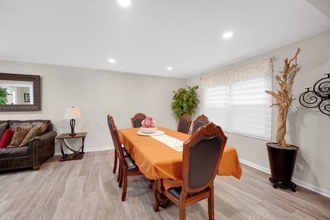 Tiny photo for 4 Wolfe Court, Woodridge, IL 60517 (MLS # 12500313)