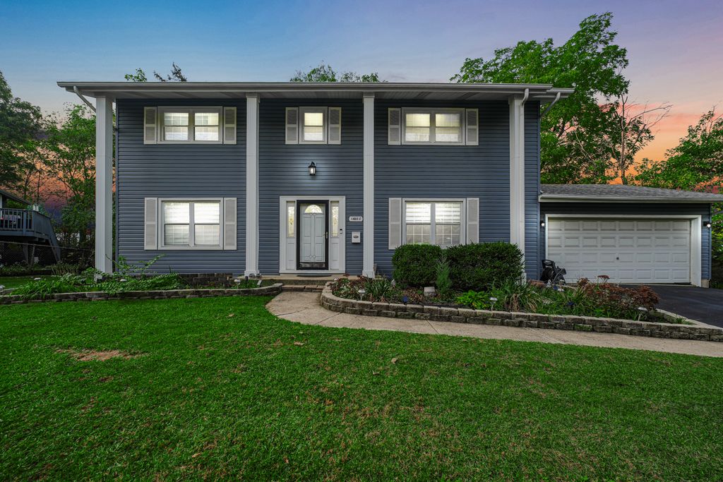 Photo for 4 Wolfe Court, Woodridge, IL 60517 (MLS # 12500313)