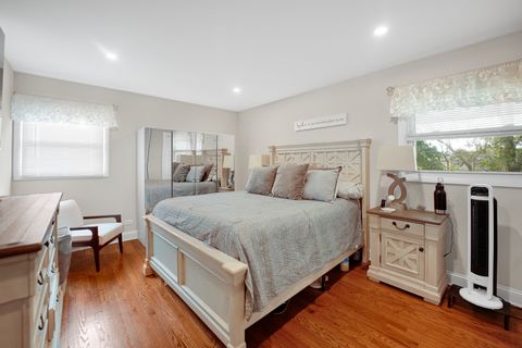 Tiny photo for 4 Wolfe Court, Woodridge, IL 60517 (MLS # 12500313)