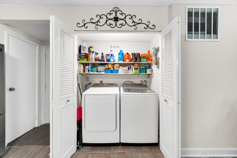 Tiny photo for 4 Wolfe Court, Woodridge, IL 60517 (MLS # 12500313)