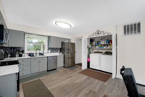 Tiny photo for 4 Wolfe Court, Woodridge, IL 60517 (MLS # 12500313)