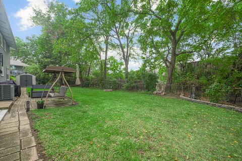 Tiny photo for 4 Wolfe Court, Woodridge, IL 60517 (MLS # 12500313)