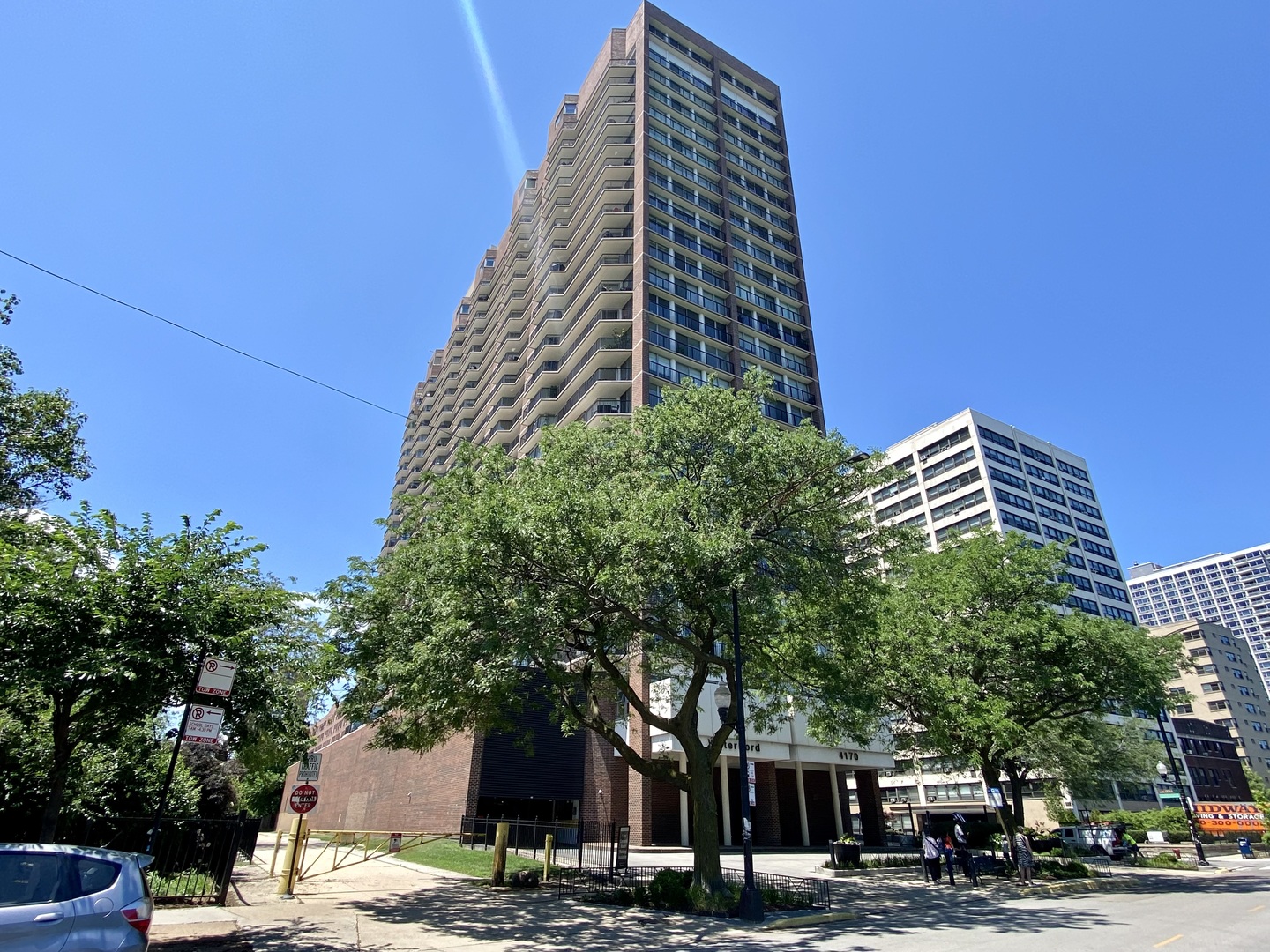 4170 N Marine Drive 24K
