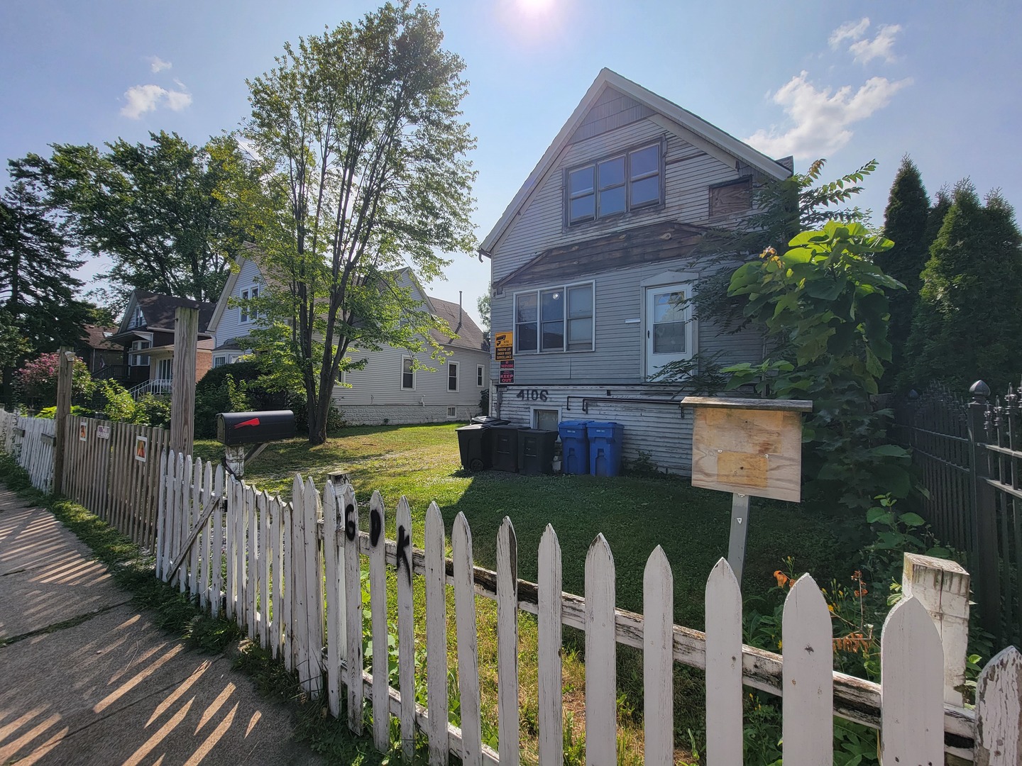 4106 N MOBILE Avenue