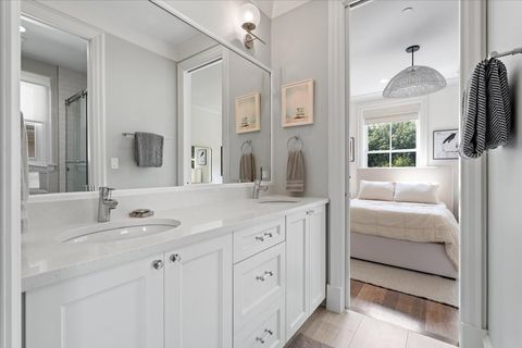 Tiny photo for 3509 N Janssen Avenue, Chicago, IL 60657 (MLS # 12461816)