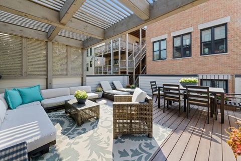 Tiny photo for 3509 N Janssen Avenue, Chicago, IL 60657 (MLS # 12461816)