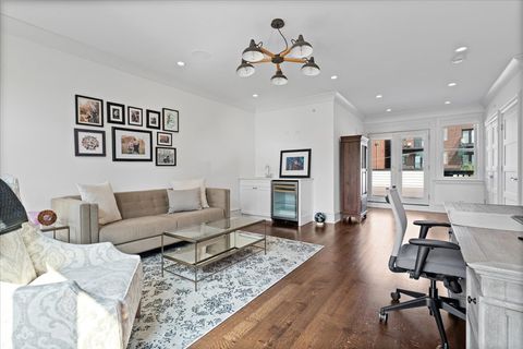 Tiny photo for 3509 N Janssen Avenue, Chicago, IL 60657 (MLS # 12461816)